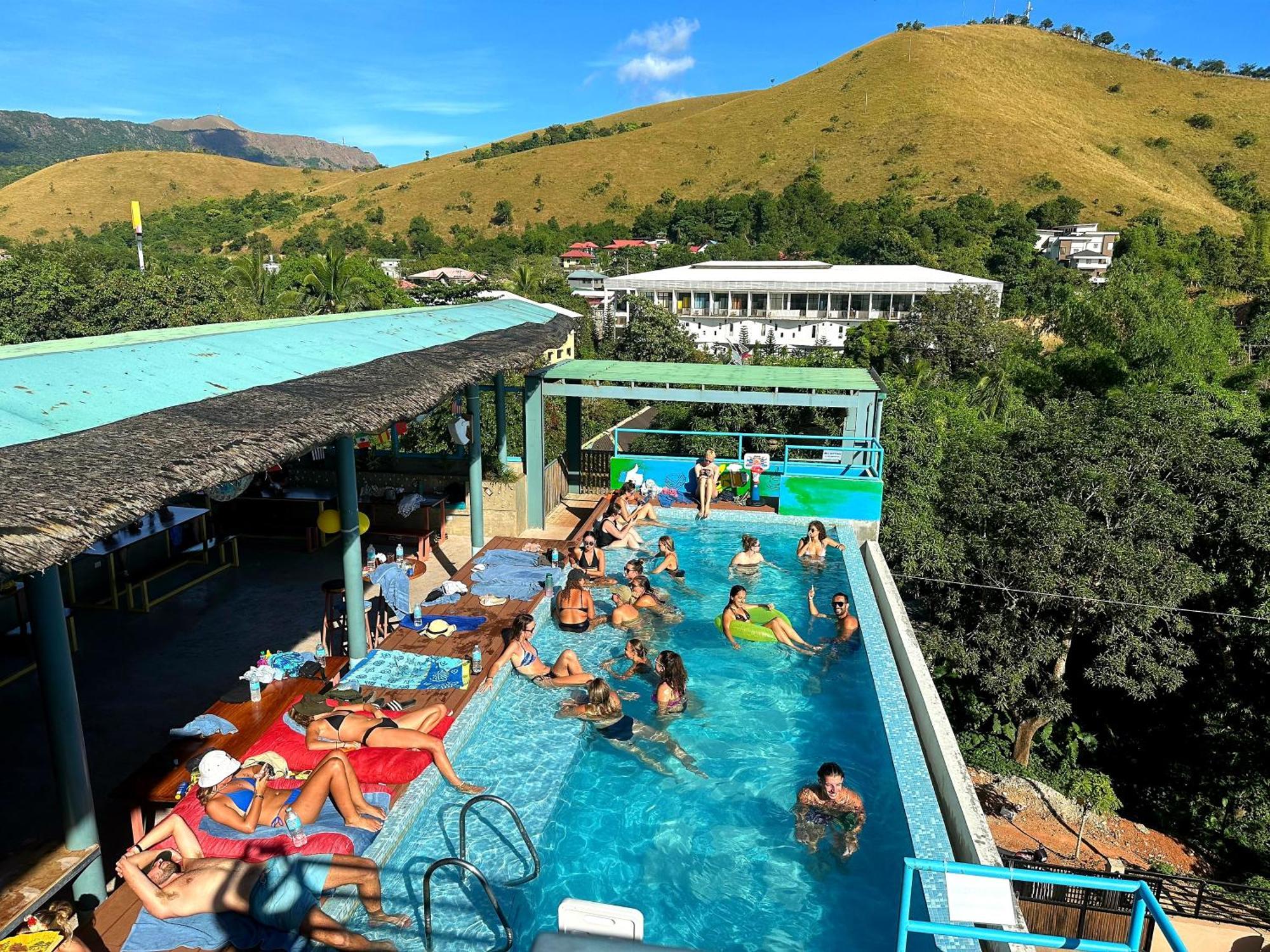 Outpost Hostel - Coron Exterior foto